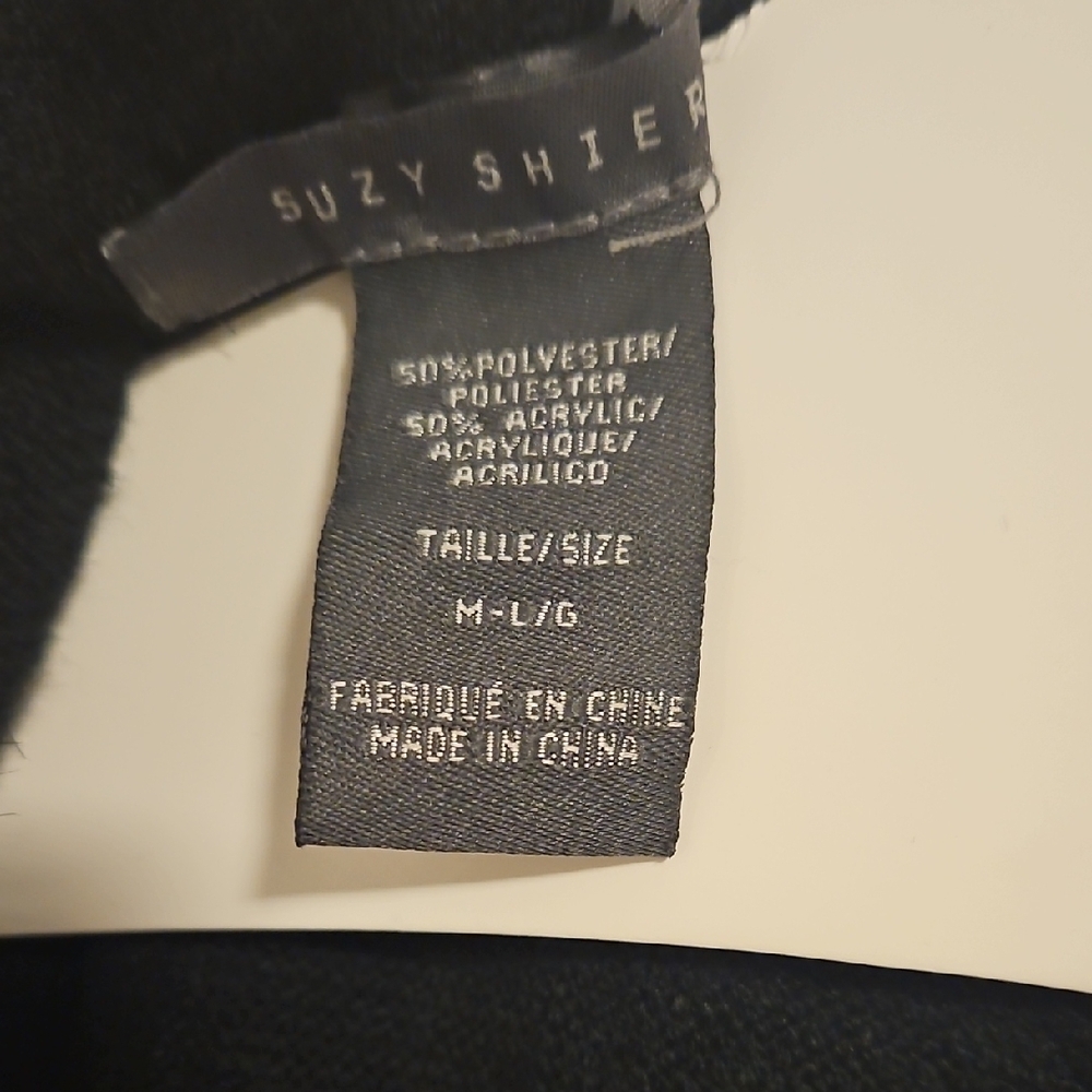 Suzy Shier Black Faux Fur Trim Cape - Picture 2 of 5